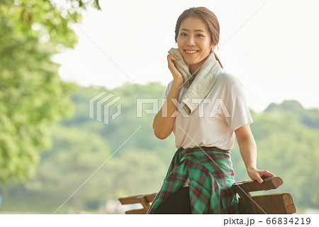 女性 女 女の子 66834219
