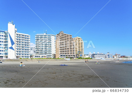 【神奈川県】晴天の江ノ島 片瀬東浜海岸 【神奈川県】晴天の江ノ島 片瀬東浜海岸 66834730