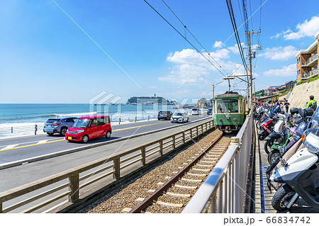 【神奈川県】鎌倉高校前駅周辺から見る江ノ島と江ノ電 【神奈川県】鎌倉高校前駅周辺から見る江ノ島と江ノ電 66834742