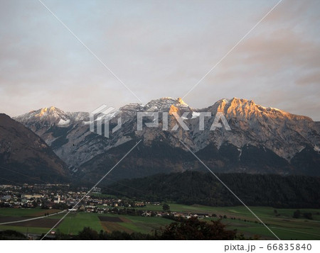 チロルの山 66835840