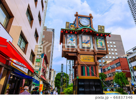 日本の東京都市景観　日本橋人形町を望む（人混みが戻り始めた…） 66837346
