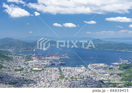 広島県呉市　灰ヶ峰展望台から望む呉の街並み 66839455