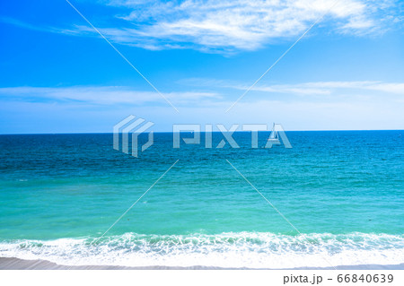 ヨットと夏の海の写真素材 ヨットと夏の海の写真素材