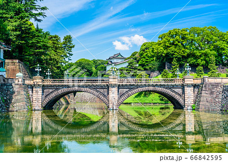 東京　皇居外苑の二重橋（正門石橋） 66842595