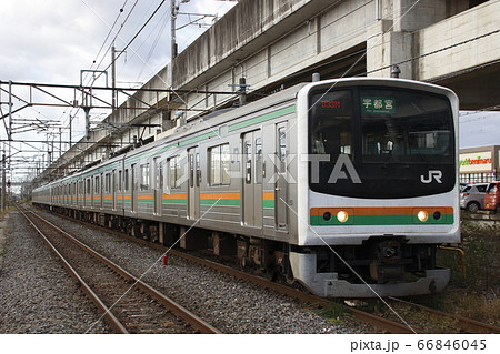 東北本線5系8両 元京葉線車両 の写真素材