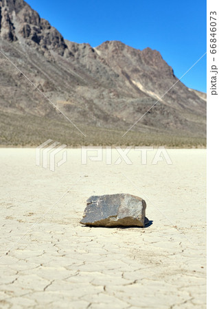 Racetrack valley in the Death Valley National Park 66846073