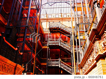 ブラッドベリー・ビルディング 66848761