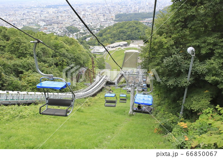 札幌大倉山展望台とジャンプ台のリフト 66850067