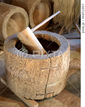 古民具 臼と杵 古民具 臼と杵 66852907