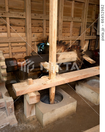 水車小屋の内部 66852982