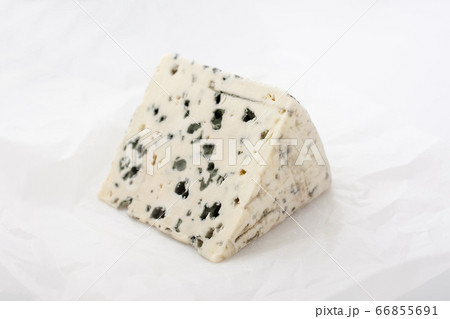 Cheese Containing Veins Of Blue Mold Such As Gorgの写真素材 66855691 Pixta