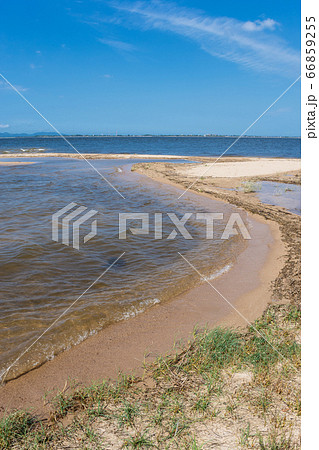 爽やかな中海　飯梨川河口の風景　清潔感のある癒やし写真 66859255