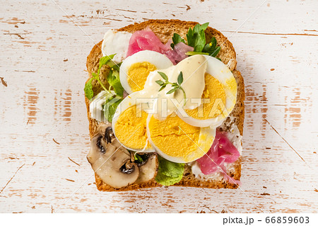オープンサンドイッチ　Open sandwich  66859603
