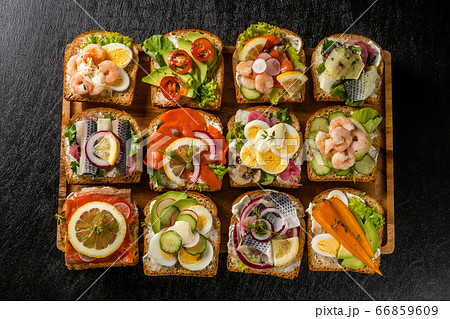 オープンサンドイッチ　Open sandwich  66859609