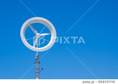 青空と風力発電機　羽根　エコロジー 66859740