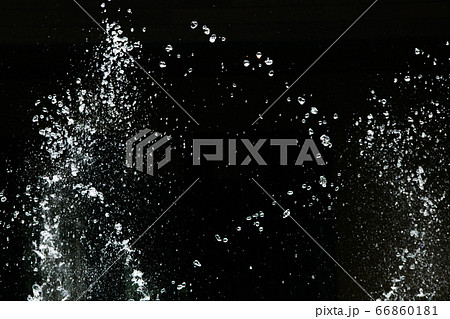 水しぶき 水しぶき 66860181