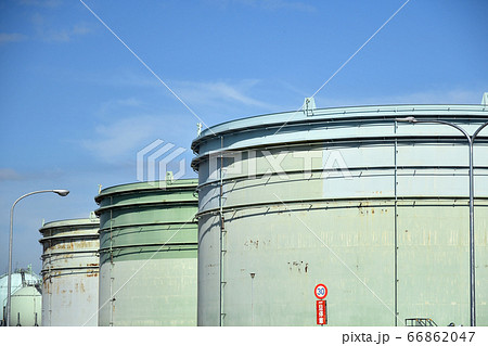 石油コンビナート　タンク 66862047