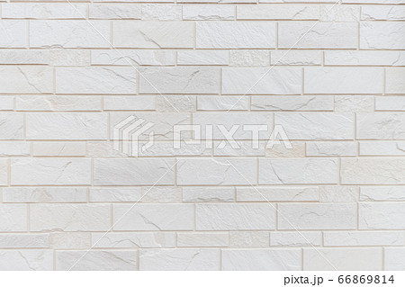 漆喰のパターン　Unique pattern of an old plastered wall 66869814