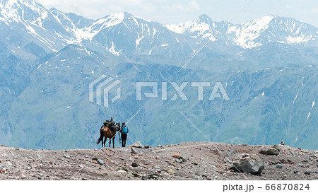 カズベギ山への登山ルート　ジョージア（グルジア）ムツヘタ＝ムティアネティ州ステパンツミンダ 66870824