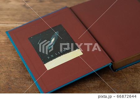 本 書籍 書物 見開き 蔵書票 本 書籍 書物 見開き 蔵書票 66872644