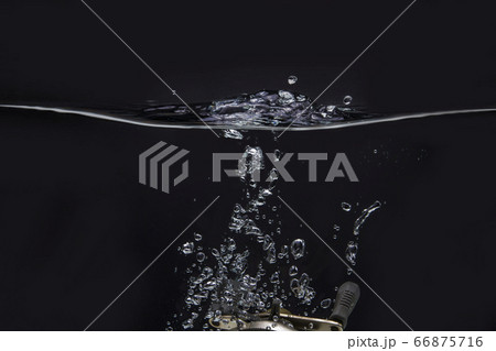 fishing reel Falling into the water fishing reel Falling into the water 66875716