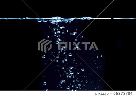 Scatter waves cause many blue bubbles in the water Scatter waves cause many blue bubbles in the water 66875784