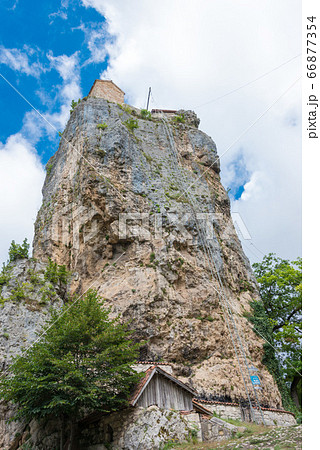 Katskhi pillar　ジョージア（グルジア）イメレティ州チアトゥラ 66877354