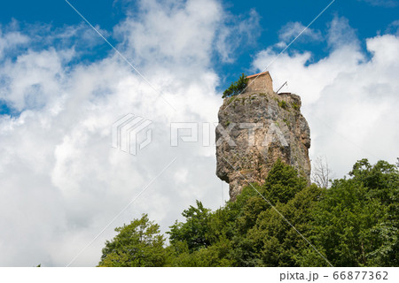 Katskhi pillar　ジョージア（グルジア）イメレティ州チアトゥラ 66877362