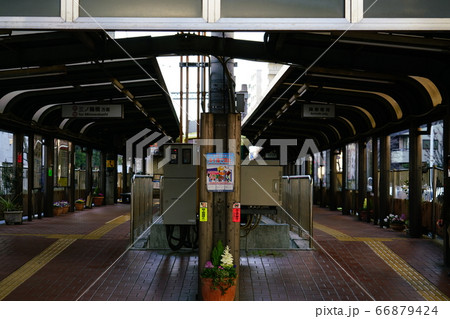 都電荒川線(東京さくらトラム)早稲田駅のホーム 都電荒川線(東京さくらトラム)早稲田駅のホーム 66879424