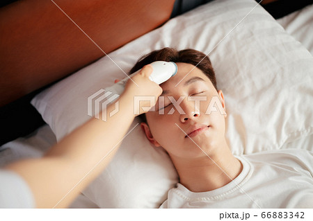 Nurse take care patient Nurse take care patient 66883342