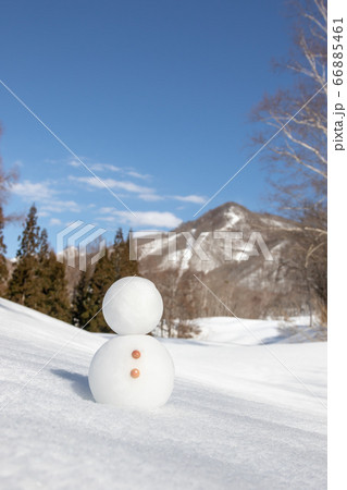 雪だるま素材　顔パーツなし 66885461