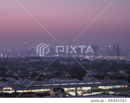 タイ・バンコク遠景 べーリン駅とアソーク高層ビル群 夜景 / Bangkok, Thailand 66885563