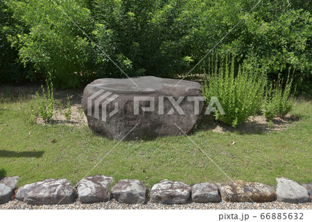 元興寺　講堂跡礎石 66885632