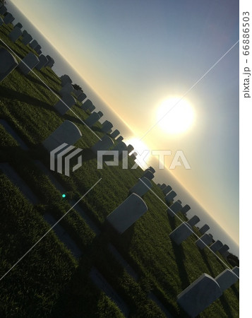 水平線に浮かぶ太陽 66886503