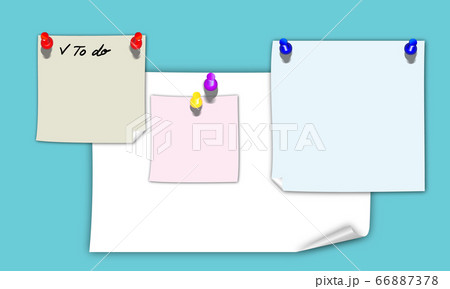 壁またはボード上に画鋲で止めたメモ用紙 66887378
