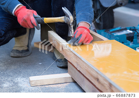 型枠大工 66887873