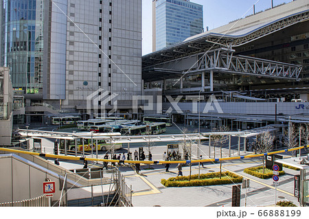 大阪駅　バスターミナル 66888199