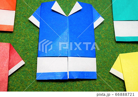 折り紙のサッカーユニフォーム の写真素材 [66888721] - PIXTA