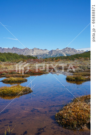 エスメラルダ湖へのトレッキングコース 66888871