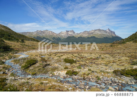 エスメラルダ湖へのトレッキングコース 66888875