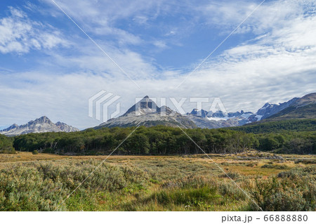 エスメラルダ湖へのトレッキングコース 66888880