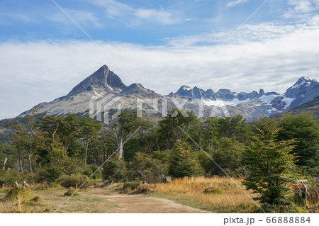 エスメラルダ湖へのトレッキングコース 66888884