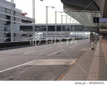 羽田空港第二ターミナル バス・タクシー乗り場 羽田空港第二ターミナル バス・タクシー乗り場 66890065