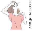 夏  日差しが暑い女性 66893390