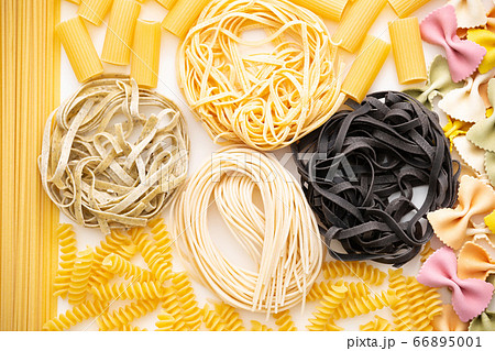ロングパスタ ショートパスタ マカロニの写真素材