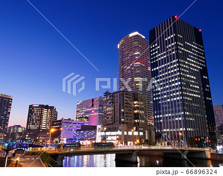 夕暮れのほたるまち 堂島川と田蓑橋 66896324