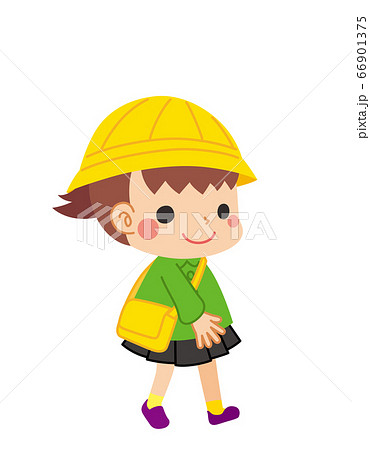 テクテク歩いている幼稚園児の女の子のイラスト素材