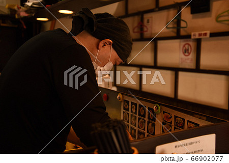 西東京市ラーメンくれはの店主の写真素材