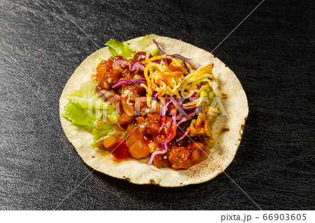 タコス　南米料理　acos (tortilla) Mexican & Texas cuisine 66903605