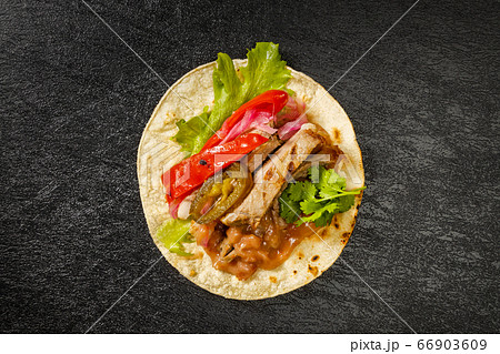 タコス　南米料理　acos (tortilla) Mexican & Texas cuisine 66903609